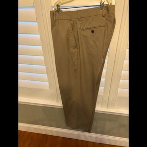 Men’s Kenneth Roberts dress pants in WARM tan size 32X30. Dressier fabric.